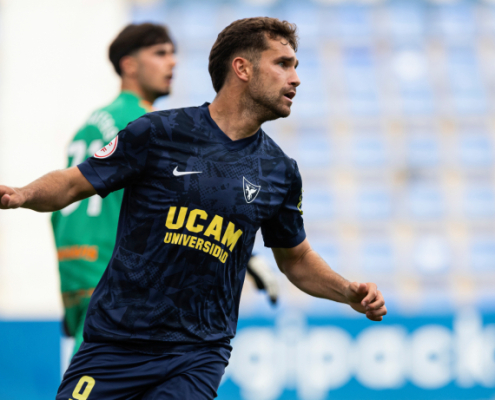 Sergi Baldrich durante el UCAM Murcia CF - Atlético Malagueño