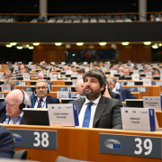 El presidente de la Región de Murcia, Fernando López Miras, habla en el pleno del Comité Europeo de las Regiones