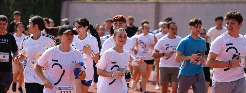 La carrera popular de la UMU reúne a 1.400 participantes para una causa solidaria