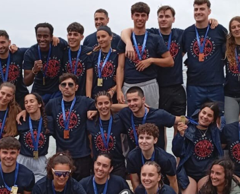 La Universidad de Murcia defiende la regata interuniversitaria de piragüismo en el Mar Menor